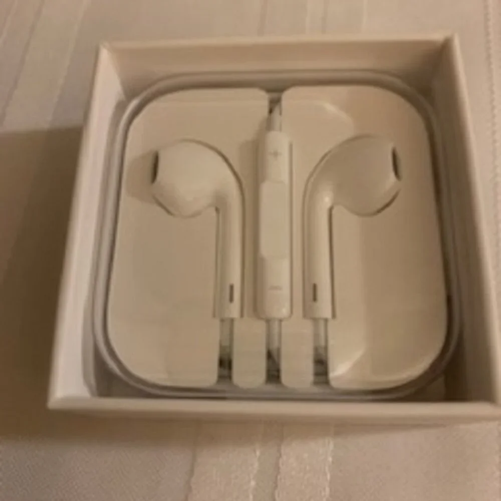 Genuine Apple Earpods 3.5 mm jack